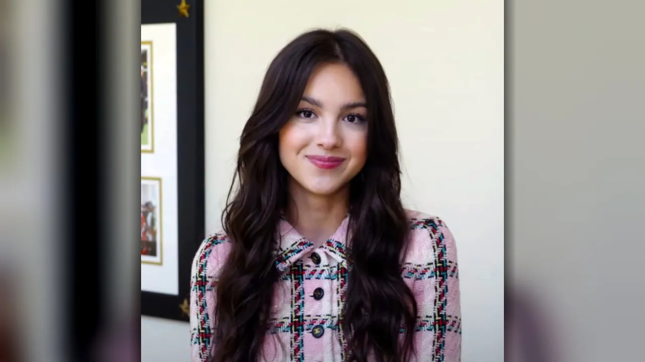 Olivia Rodrigo kicks off Unraveled Tour in Hartford — with a wardrobe mishap thrown in