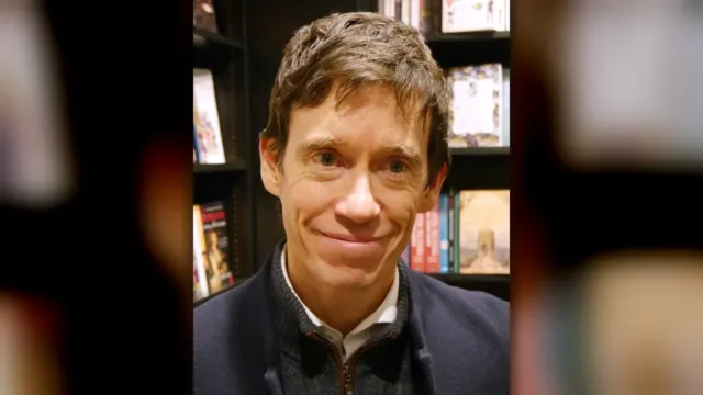 Rory Stewart finally responds to that incredibly awkward stare towards fellow Newsnight guest